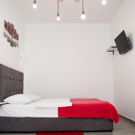 Deluxe Apartment In Old City Center Lviv Exterior photo